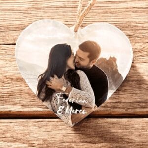 Cuore di plexiglass personalizzato con foto da appendere